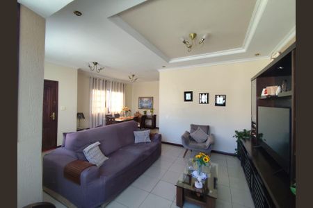 Casa à venda com 2 quartos, 204m² em Penha Circular, Rio de Janeiro