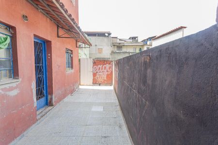 Casa para alugar com 300m², 5 quartos e 2 vagas Casa para alugar com 300m², 5 quartos e 2 vagasÁrea de Serviço/Entrada da Casa 2