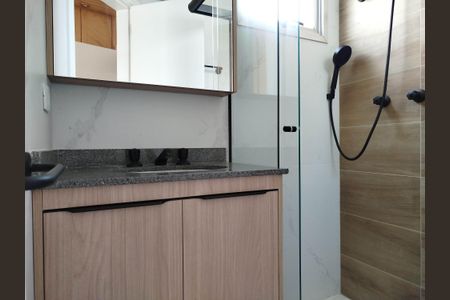 Apartamento para alugar com 67m², 2 quartos e 1 vaga Apartamento para alugar com 67m², 2 quartos e 1 vagaBanheiro da Suíte