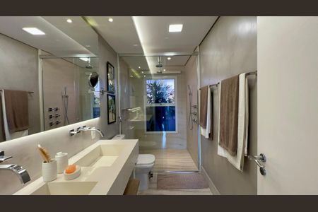 Apartamento à venda com 350m², 2 quartos e 4 vagas Apartamento à venda com 350m², 2 quartos e 4 vagasBanheiro da sala de tv