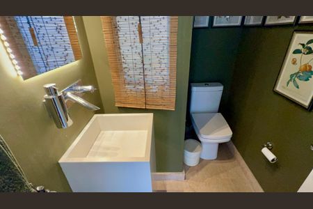 Apartamento à venda com 350m², 2 quartos e 4 vagas Apartamento à venda com 350m², 2 quartos e 4 vagasLavabo 2