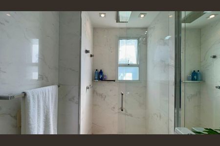 Apartamento à venda com 350m², 2 quartos e 4 vagas Apartamento à venda com 350m², 2 quartos e 4 vagasBanheiro da Suíte Reversível