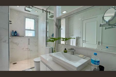 Apartamento à venda com 350m², 2 quartos e 4 vagas Apartamento à venda com 350m², 2 quartos e 4 vagasBanheiro da Suíte Reversível