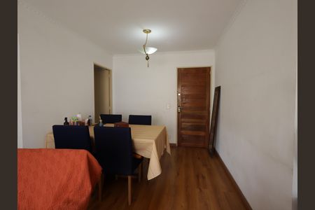 Apartamento para alugar com 73m², 2 quartos e 1 vagaSala