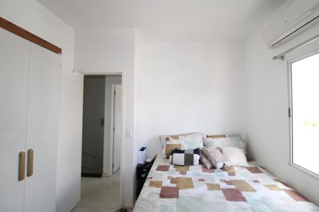 Quarto 1 de casa para alugar com 2 quartos, 155m² em Parque Peruche, São Paulo