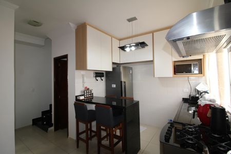 Sala / Cozinha de casa para alugar com 2 quartos, 155m² em Parque Peruche, São Paulo