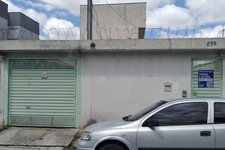 Casa para alugar com 155m², 2 quartos e 2 vagasFachada