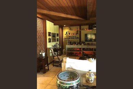 Casa à venda com 490m², 5 quartos e 3 vagas