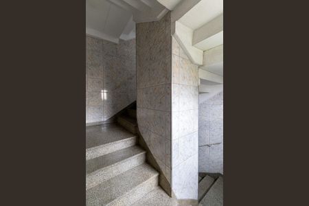 Apartamento à venda com 77m², 2 quartos e sem vagaEscada