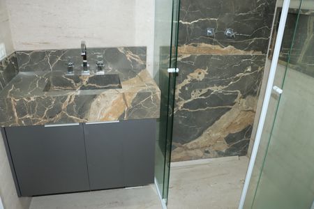 Casa de condomínio para alugar com 139m², 3 quartos e 2 vagasBanheiro da Suíte