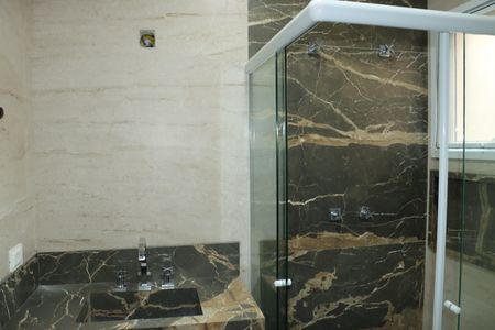 Casa de condomínio para alugar com 139m², 3 quartos e 2 vagasBanheiro da Suíte