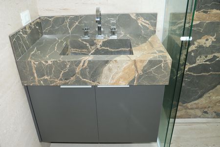 Casa de condomínio para alugar com 139m², 3 quartos e 2 vagasBanheiro da Suíte