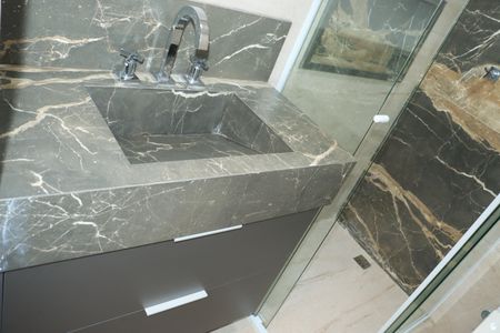 Casa de condomínio para alugar com 139m², 3 quartos e 2 vagasBanheiro da Suíte