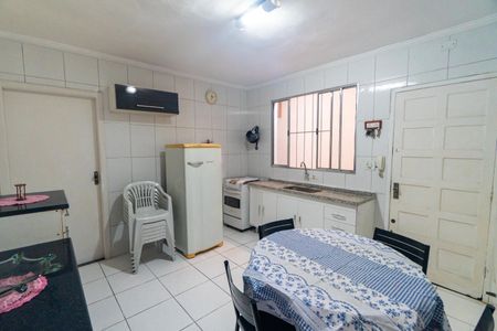 Casa para alugar com 105m², 2 quartos e 2 vagas Casa para alugar com 105m², 2 quartos e 2 vagasCozinha