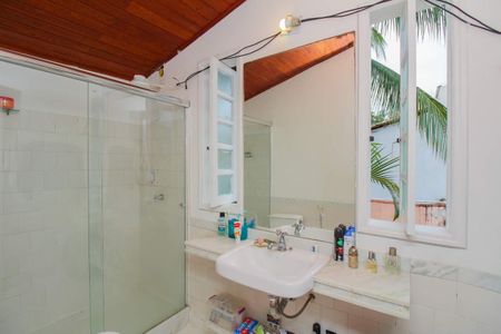 Casa à venda com 95m², 2 quartos e sem vaga