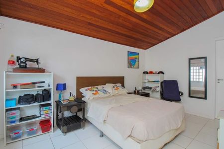 Casa à venda com 95m², 2 quartos e sem vaga