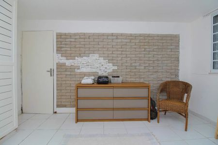 Casa à venda com 95m², 2 quartos e sem vaga