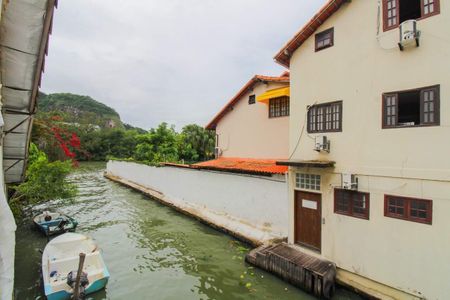 Casa à venda com 95m², 2 quartos e sem vaga
