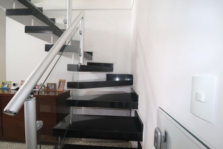 Apartamento à venda com 137m², 3 quartos e 2 vagasEscada Cobertura