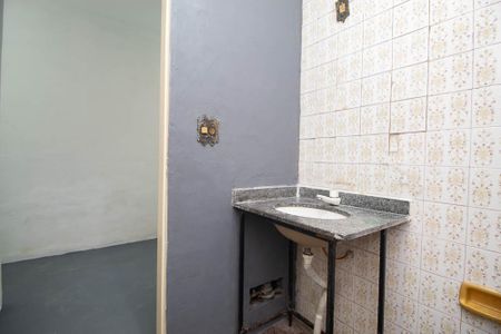 Casa para alugar com 100m², 2 quartos e 1 vaga Casa para alugar com 100m², 2 quartos e 1 vagaBanheiro Social