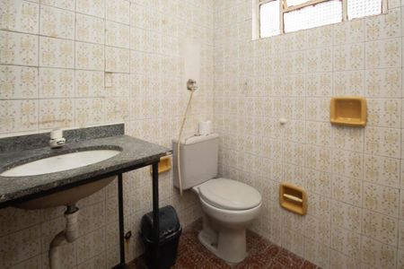 Casa para alugar com 100m², 2 quartos e 1 vaga Casa para alugar com 100m², 2 quartos e 1 vagaBanheiro Social