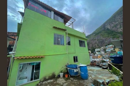 Casa à venda com 110m², 4 quartos e sem vaga