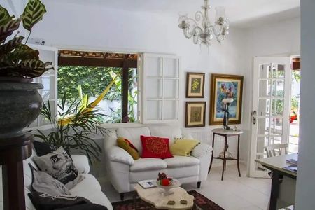 Casa à venda com 8 quartos, 500m² em Barra da Tijuca, Rio de Janeiro