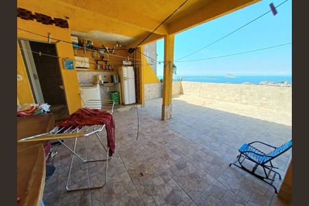 Casa à venda com 80m², 2 quartos e sem vaga