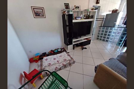 Casa à venda com 80m², 2 quartos e sem vaga