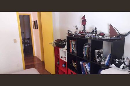 Casa à venda com 230m², 4 quartos e sem vaga