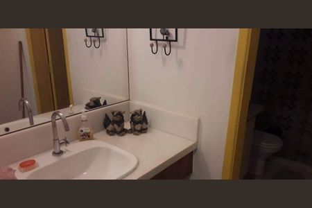 Casa à venda com 230m², 4 quartos e sem vaga