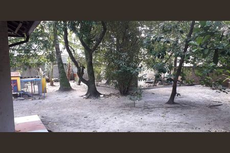 Casa à venda com 230m², 4 quartos e sem vaga