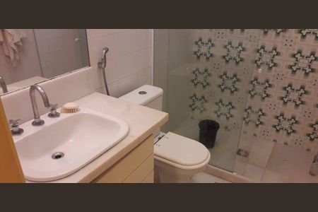 Casa à venda com 230m², 4 quartos e sem vaga