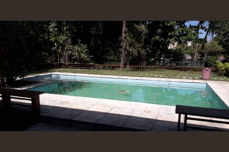 Casa à venda com 230m², 4 quartos e sem vaga