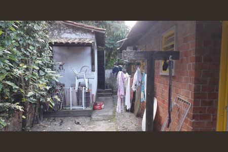 Casa à venda com 230m², 4 quartos e sem vaga