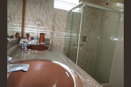 Casa à venda com 695m², 4 quartos e 6 vagas