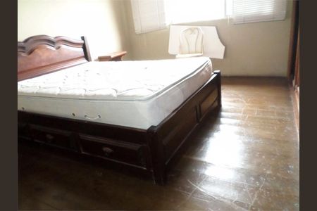 Casa à venda com 695m², 4 quartos e 6 vagas