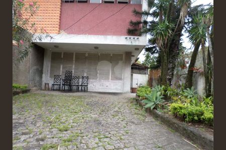 Casa à venda com 695m², 4 quartos e 6 vagas