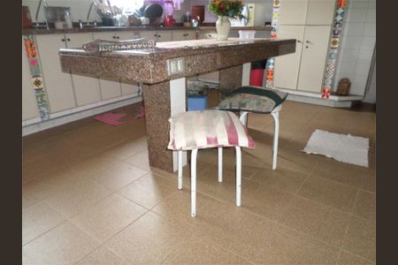 Casa à venda com 695m², 4 quartos e 6 vagas