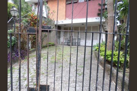 Casa à venda com 695m², 4 quartos e 6 vagas