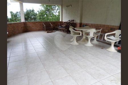 Casa à venda com 695m², 4 quartos e 6 vagas