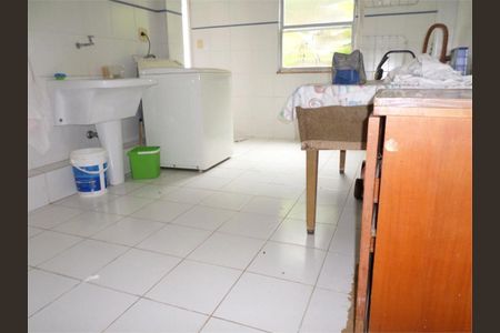 Casa à venda com 695m², 4 quartos e 6 vagas