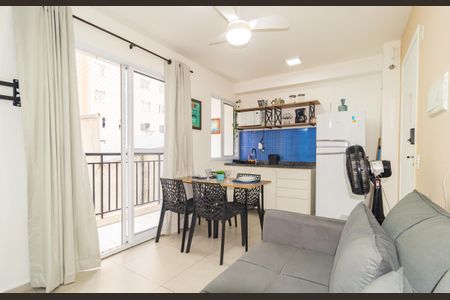 Studio à venda com 28m², 1 quarto e sem vaga Studio à venda com 28m², 1 quarto e sem vagaSala