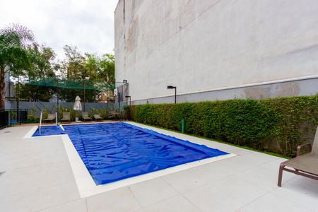 Studio à venda com 28m², 1 quarto e sem vaga Studio à venda com 28m², 1 quarto e sem vagaPiscina