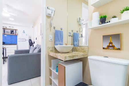 Studio à venda com 28m², 1 quarto e sem vaga Studio à venda com 28m², 1 quarto e sem vagaBanheiro