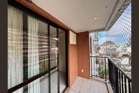 Apartamento à venda com 86m², 3 quartos e 1 vaga Apartamento à venda com 86m², 3 quartos e 1 vagaVaranda da sala