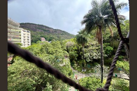 Apartamento à venda com 86m², 3 quartos e 1 vaga Apartamento à venda com 86m², 3 quartos e 1 vagaÁrea de serviço - vista