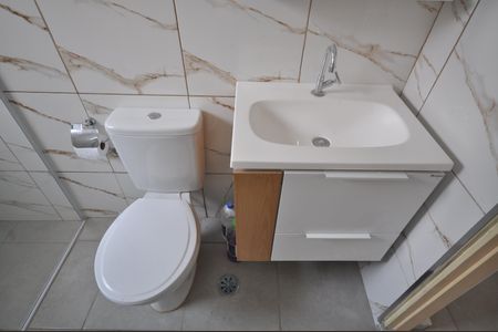 Casa para alugar com 131m², 2 quartos e 2 vagasBanheiro Social