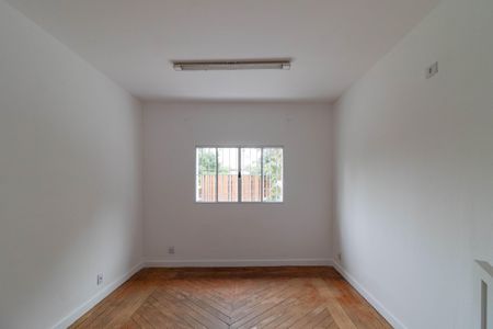 Casa à venda com 271m², 3 quartos e 2 vagas Casa à venda com 271m², 3 quartos e 2 vagasQuarto 4