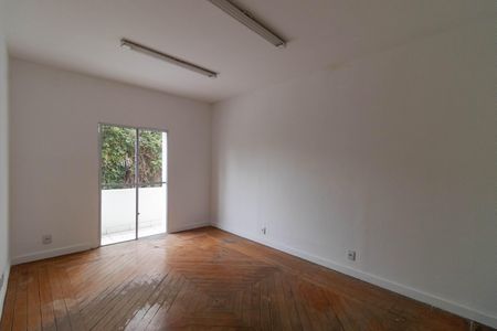 Casa à venda com 271m², 3 quartos e 2 vagas Casa à venda com 271m², 3 quartos e 2 vagasQuarto 5